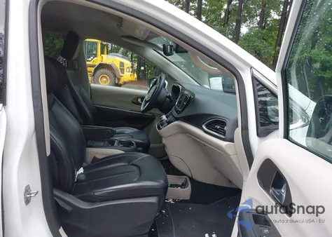 2021 Chrysler Voyager Lxi из США, поврежденный, VIN 2C4RC1DG2MR503083